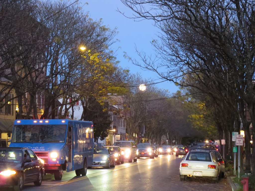 a full moon - a good omen for all the knitters pouring into Rhinebeck?